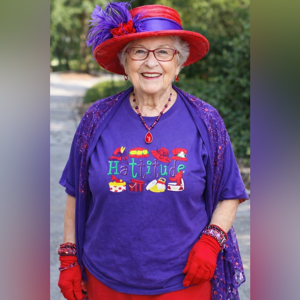 Hanes Heavyweight cotton size large purple red hat ladies “hattitude” graphic